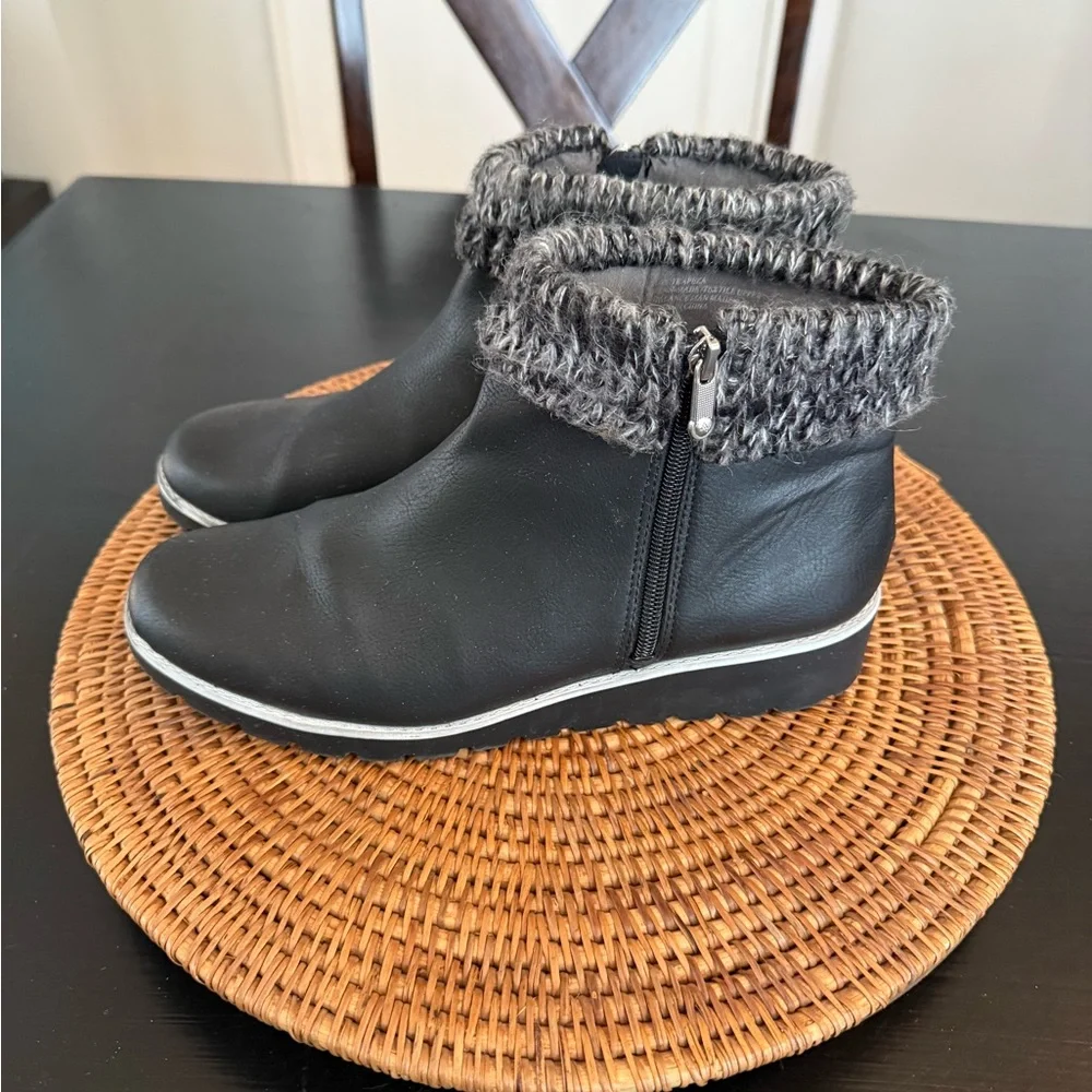 Adrienne Vittadini black Ankle Boots‎ with Knit Cuff